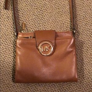 Michael kors brown leather purse crossbody
